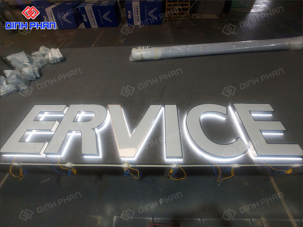 Làm bảng hiệu chữ inox ERVICE