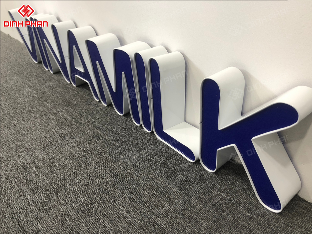 làm bảng hiệu bmt