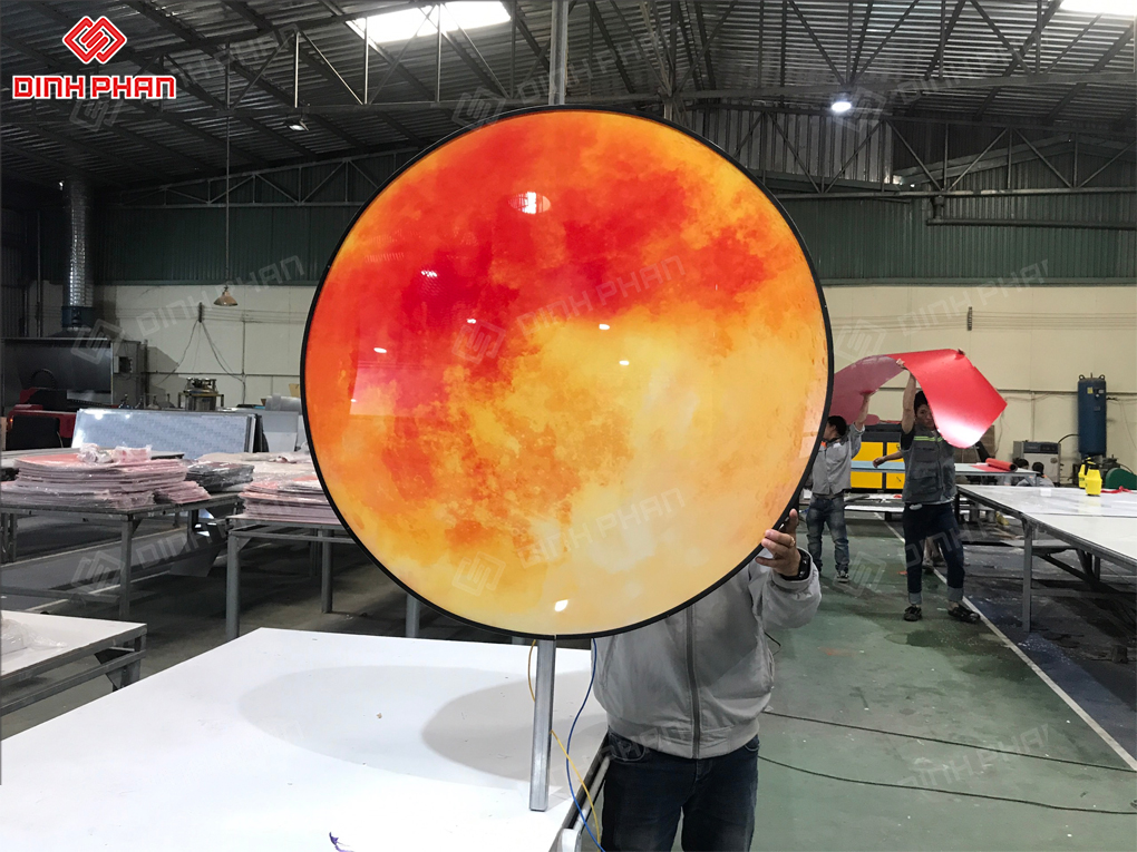 Hộp đèn mặt trăng