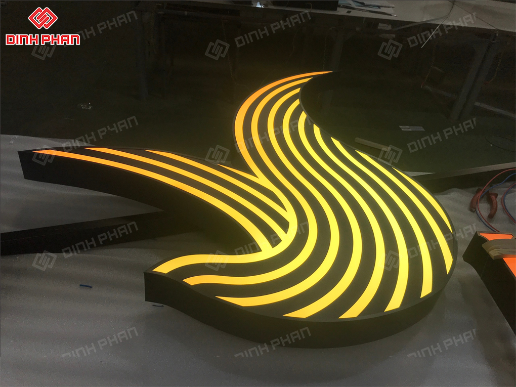 Hộp đèn logo Vin