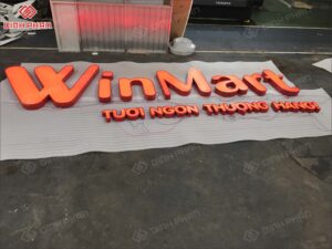 Biển hiệu chữ nổi