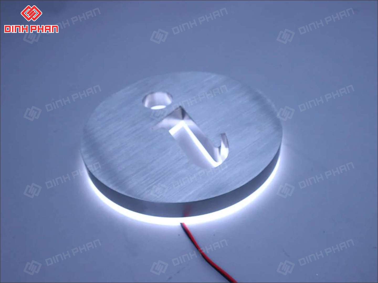 Làm Chữ J Inox lắp đèn 