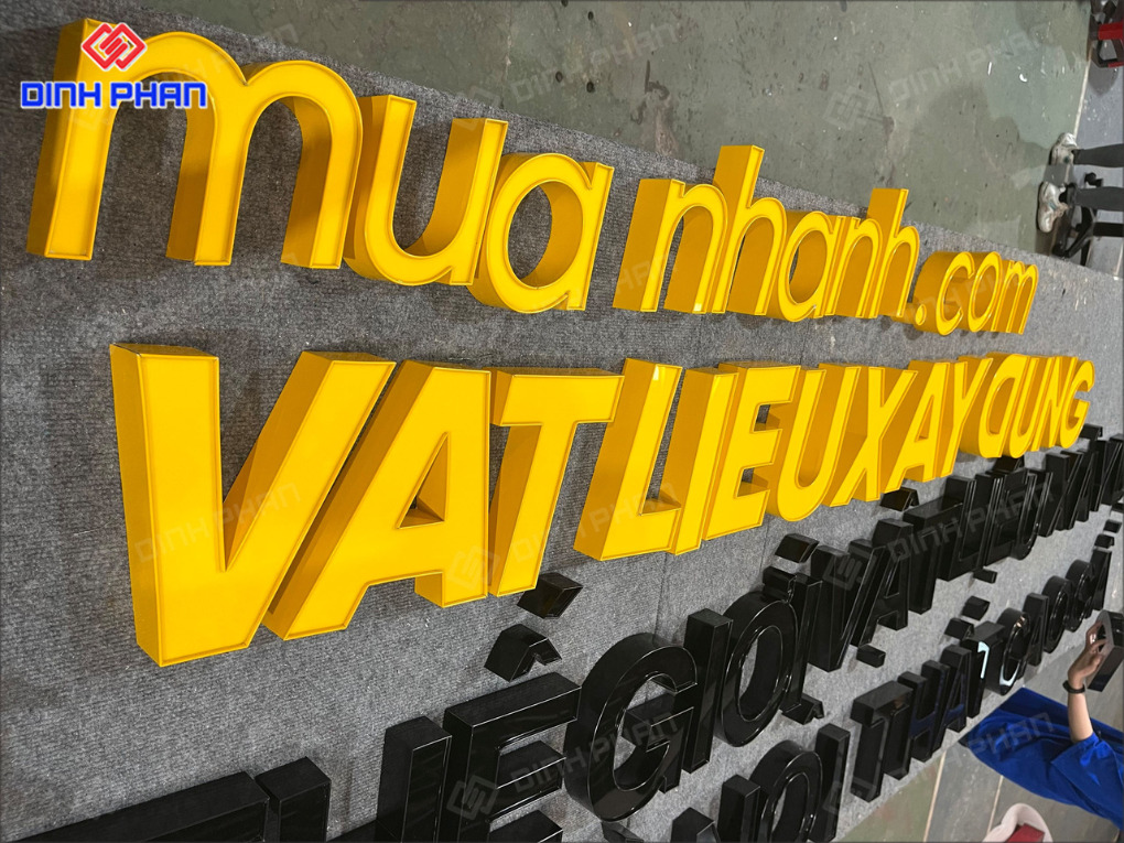 Bảng hiệu chữ nổi