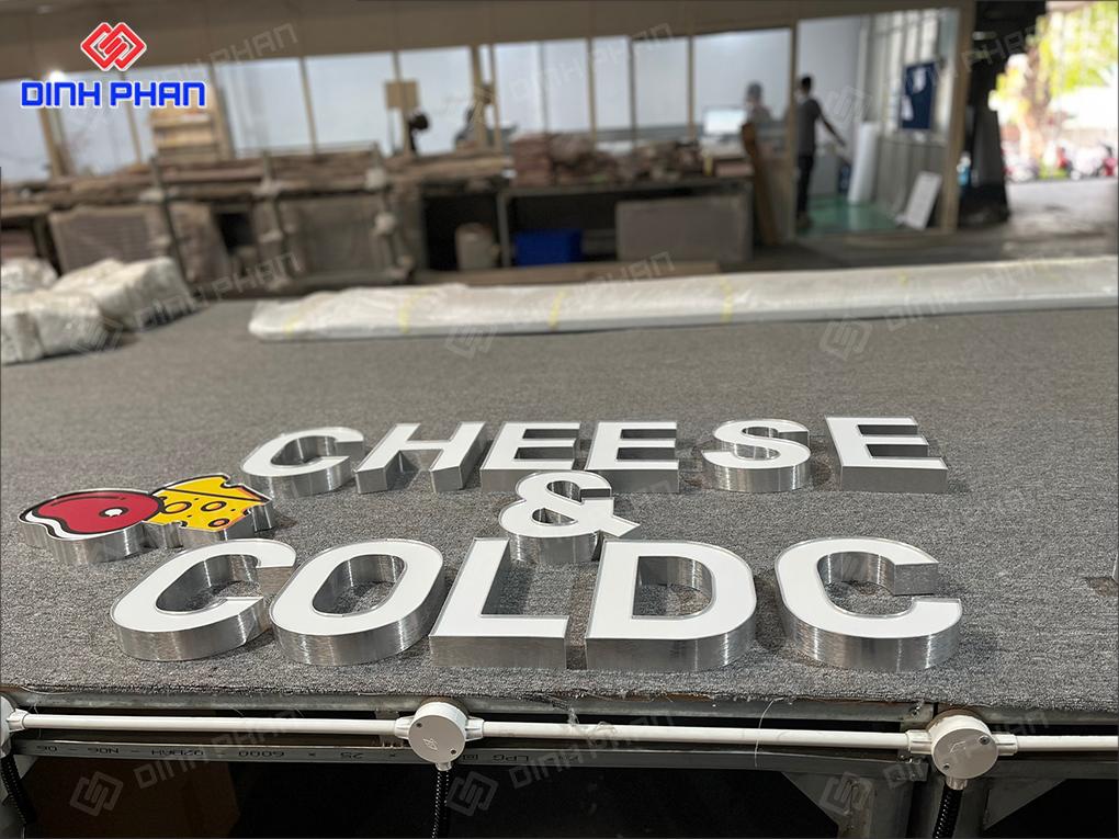 Làm chữ nhôm hắt sáng chân ở Đắk Lắk