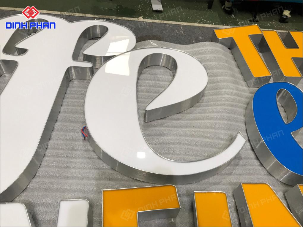 Làm chữ nhôm hắt sáng chân ở Đắk Lắk