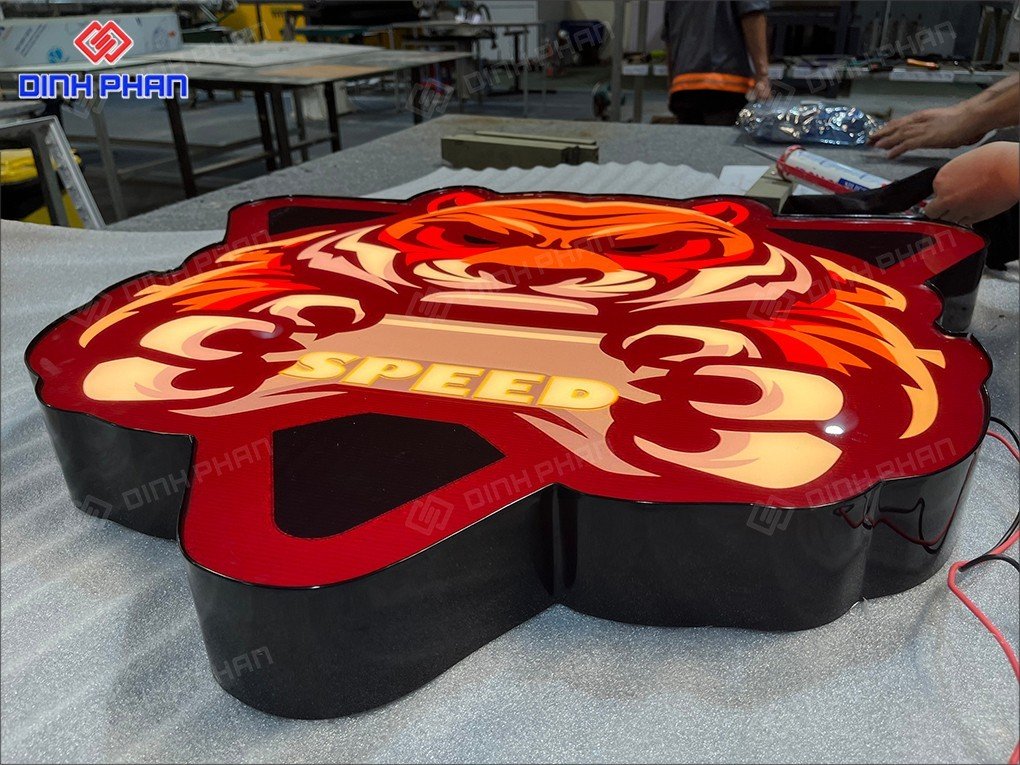 Hộp Đèn Vuông Buôn Ma Thuột