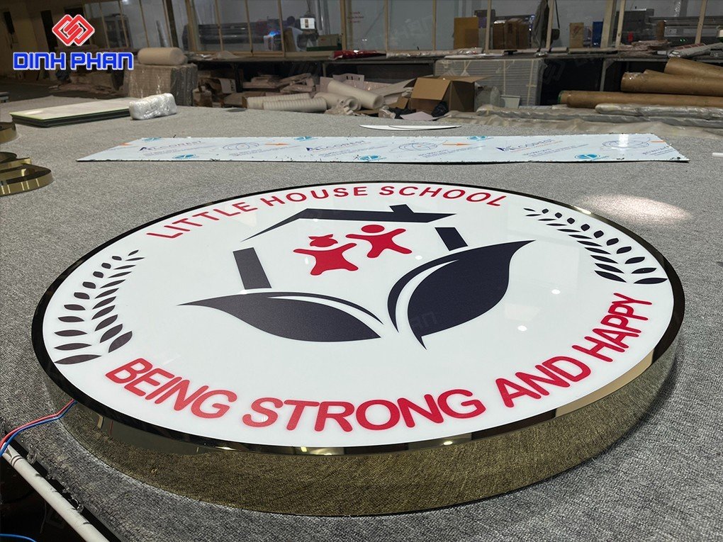 Hộp Đèn Vuông Buôn Ma Thuột