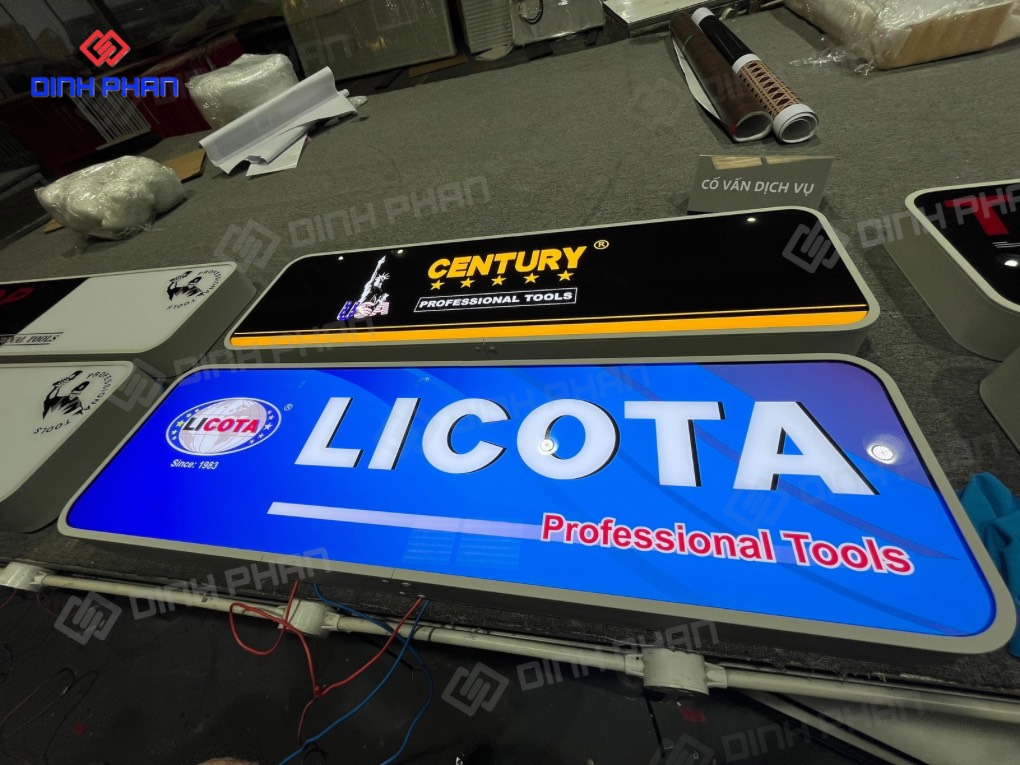 Hộp Đèn Vuông Buôn Ma Thuột