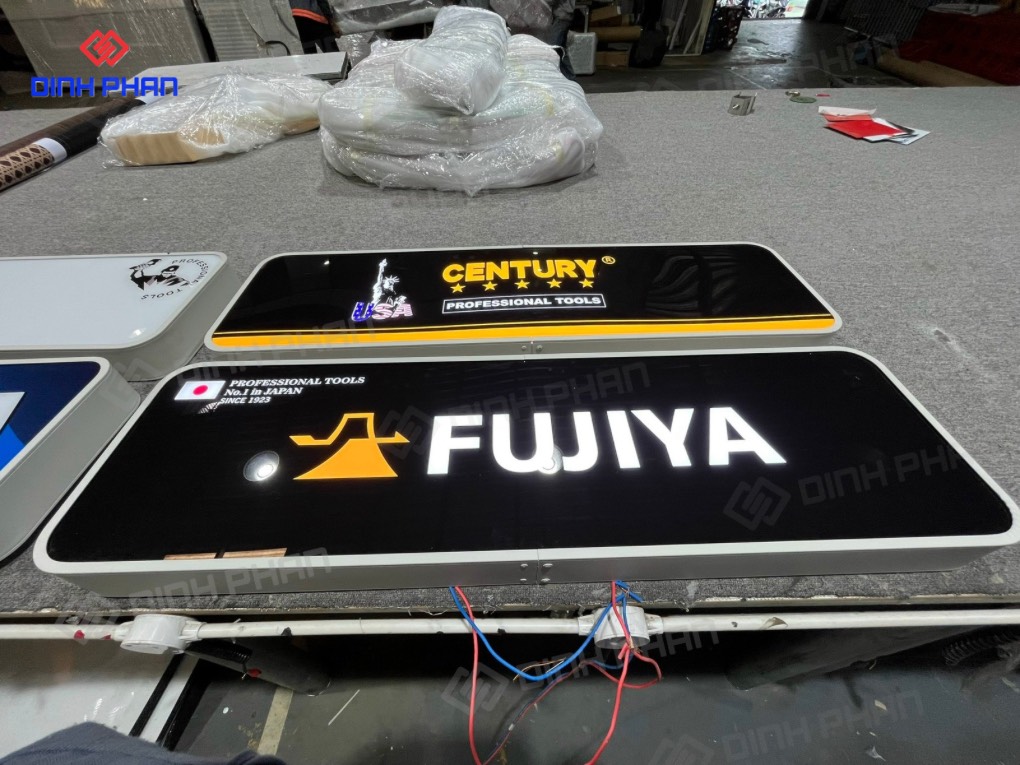 Hộp Đèn Vuông Buôn Ma Thuột